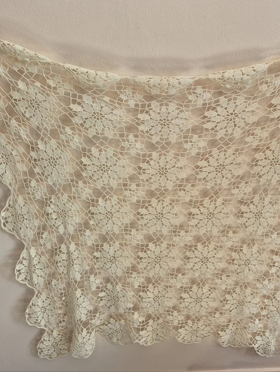 Crochet Table Cloth Floral Pattern - Picture 2 of 8